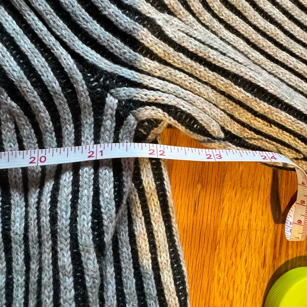 lululemon athletica Black and White Striped Cardigan size XL - Picture 2 of 2